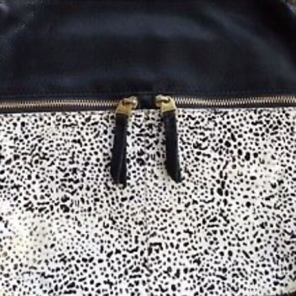 Fossil leather black and cow print Crossbody bag - Picture 4 of 9